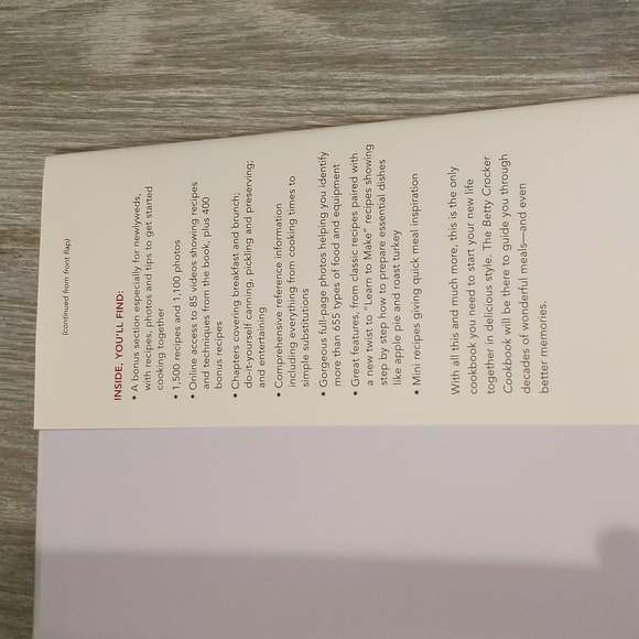 Betty crocker cookbook newlywed addition. Like new. ISBN 978-1118-072233 - Picture 4 of 4